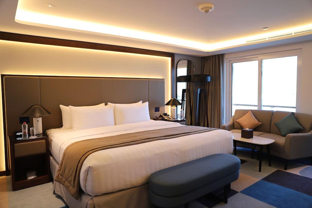 دبي فندق كوين اليزابيث 2 المظهر الخارجي الصورة